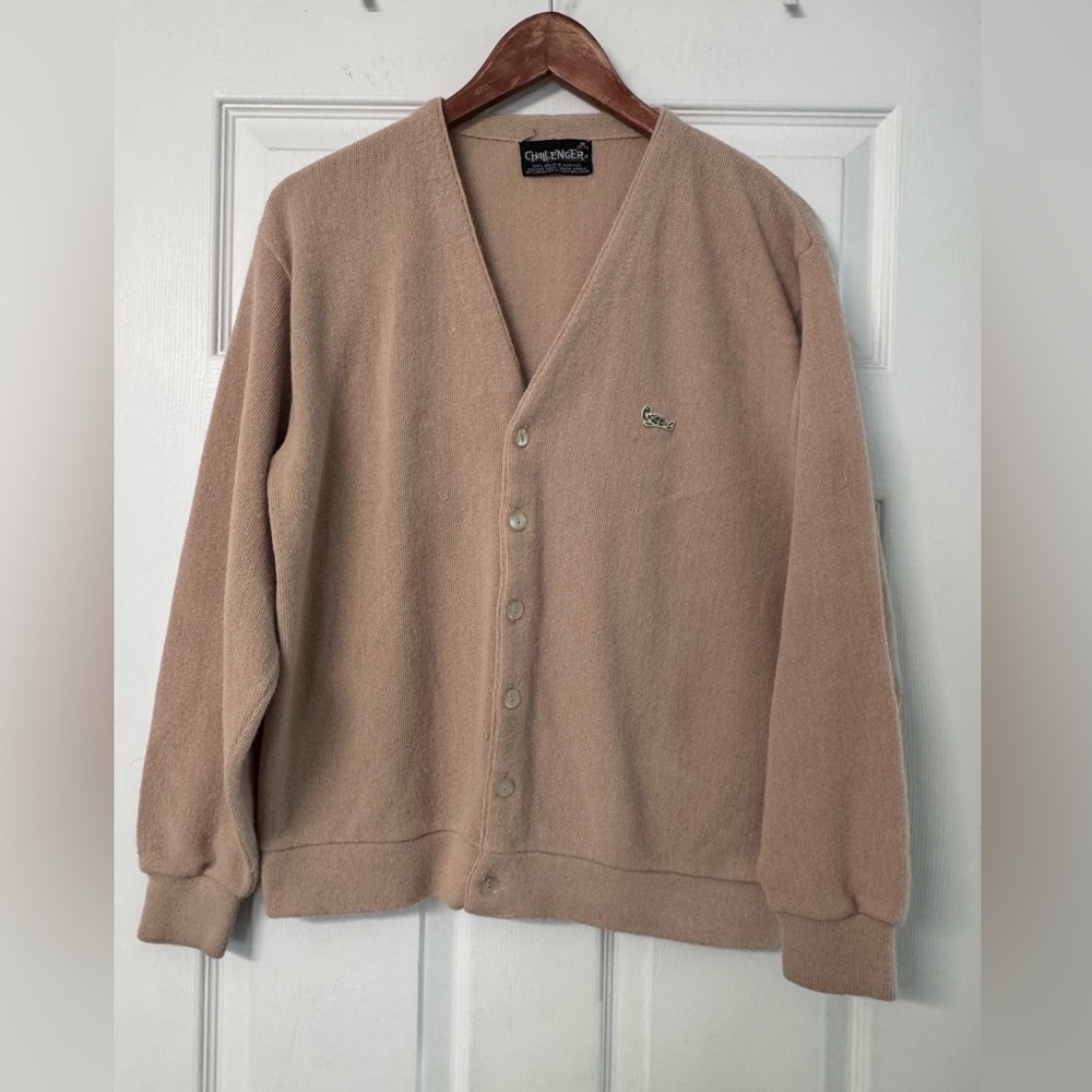 Vintage Challenger Acrylic Beige Cardigan with turtle detail
